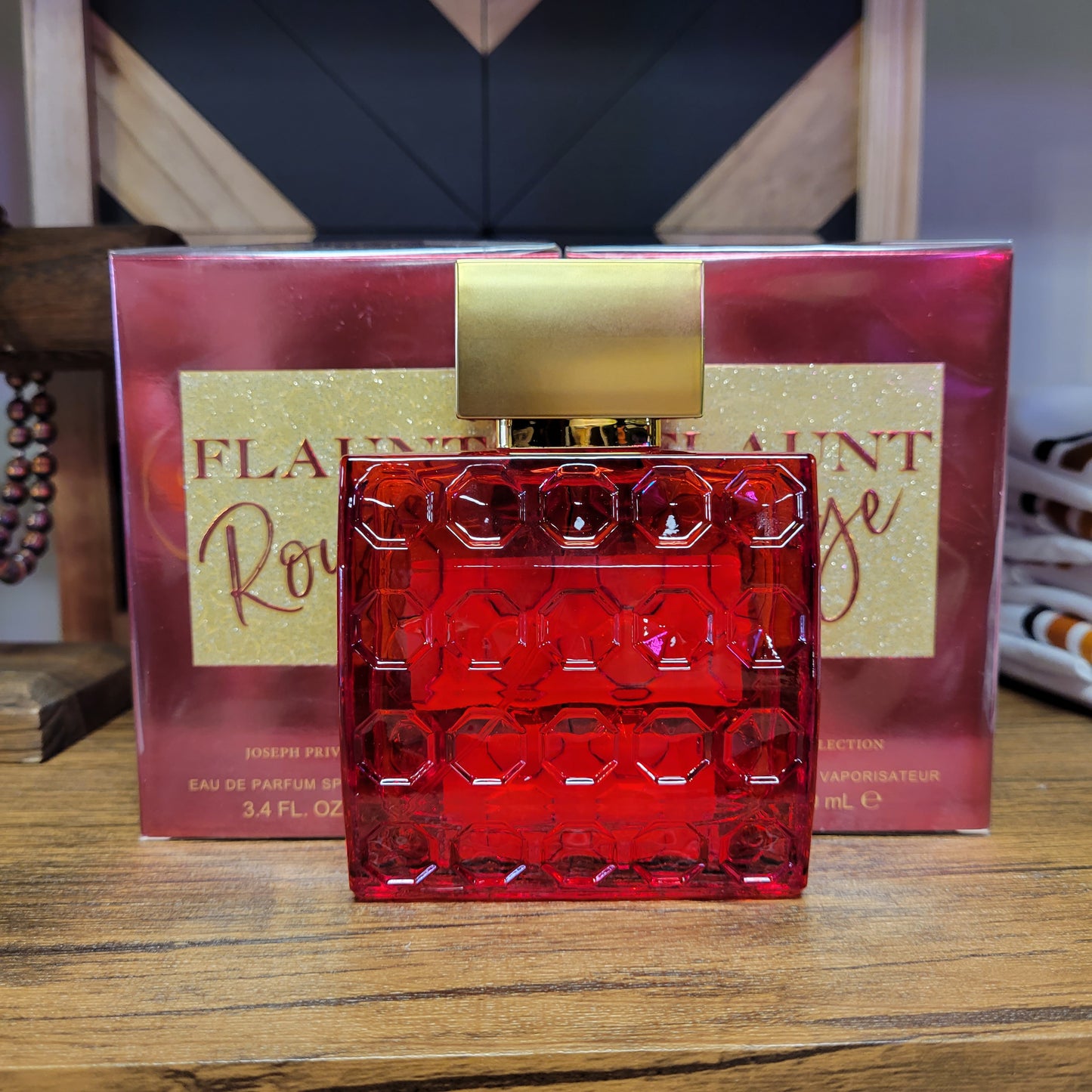 Haga alarde del perfume Rouge