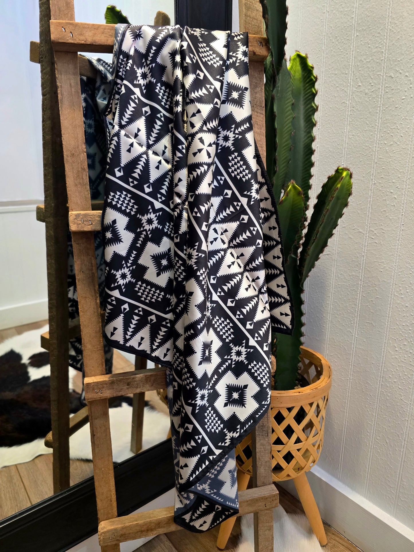 Mesena Wild Rag