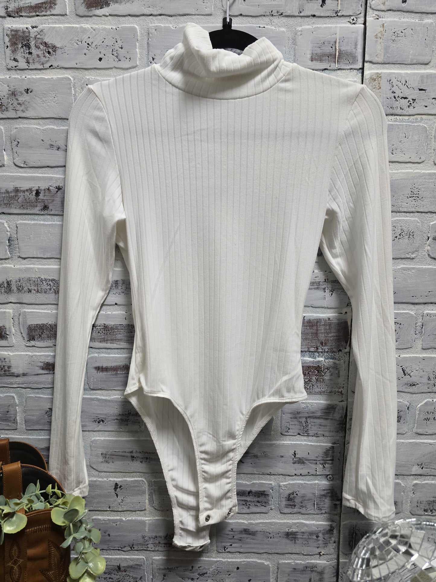 Aubrey Turtleneck Bodysuit [white]