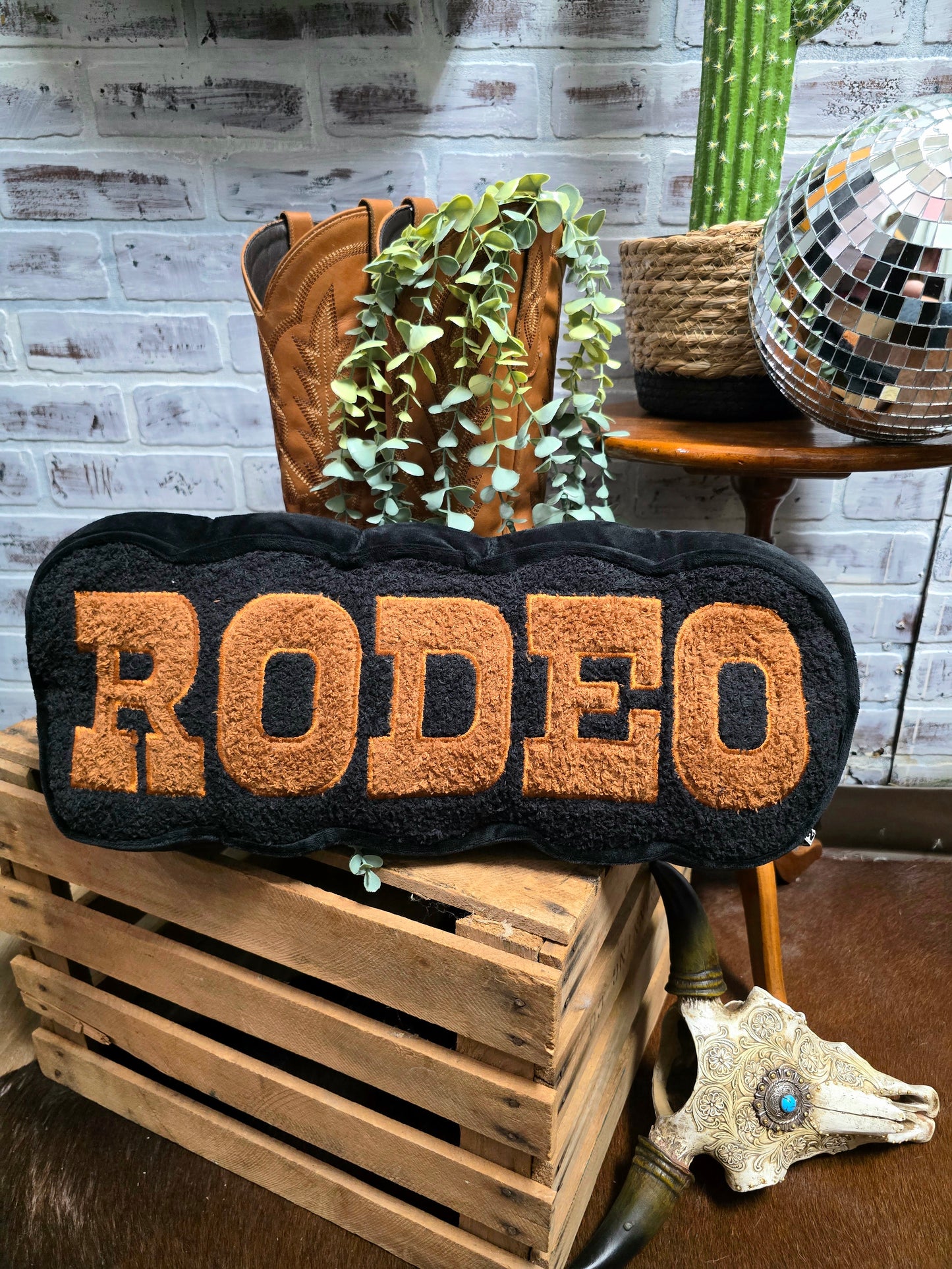Rodeo Pillow [saddle]